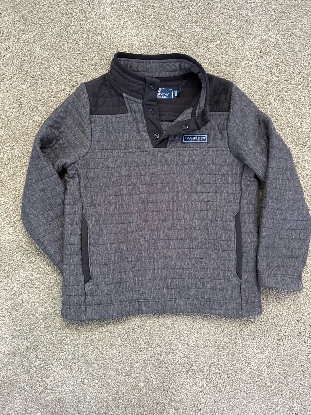 Vineyard Vines Quilted Snap Pullover Hoodie in Gray